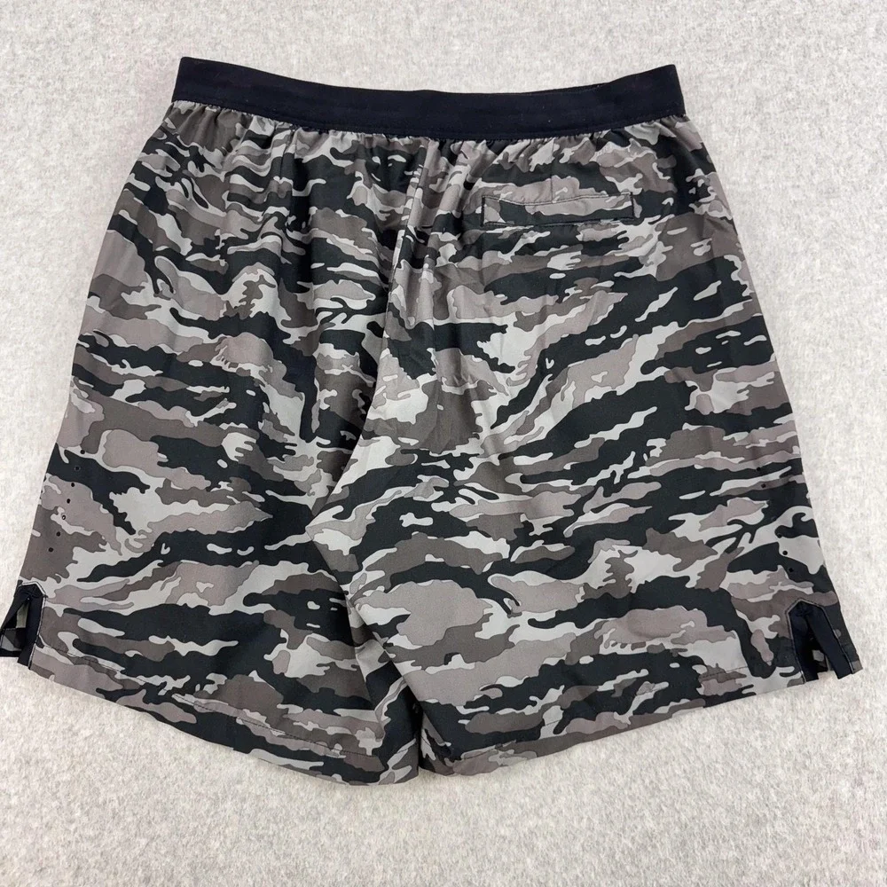 Nike Dri-FIT Training Shorts Mens Large Gray Camo Running Gym 32x9 685236-010